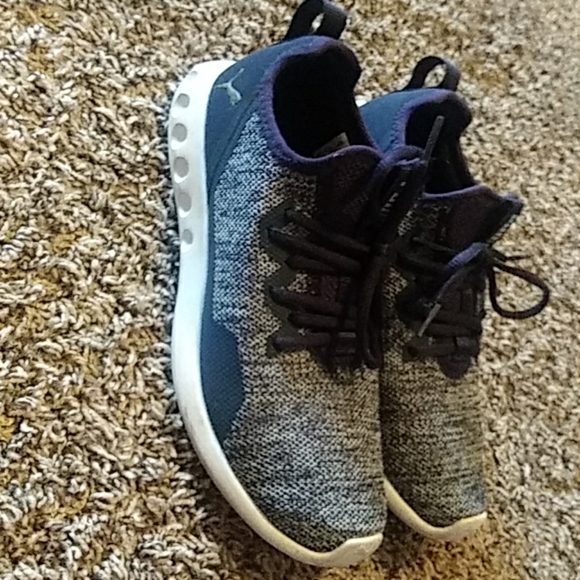 Shoes - Picture 2 of 6